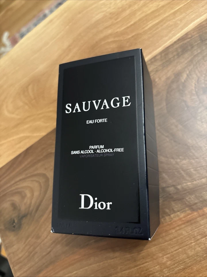 Dior Sauvage Eau Forte 3,4 унц на водной основе, без спирта, свежая - открытая коробка - Изображение 1 из 4