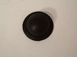 1998-2004 CADILLAC SEVILLE EITHER SIDE HEADLIGHT BULB DUST COVER #68 - Picture 1 of 3