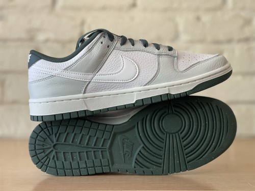 YEEZY Nike Dunk Low Retro Classic SE Photon Dust Vintage Verde Uomo Taglia 9.5 HF2874 001