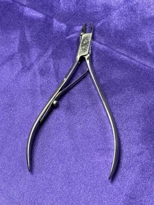 Vintage Revlon Half-Jaw Cuticle Nippers Made In West Germany 4" - Picture 1 of 6