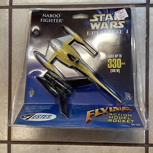 Star Wars Episode 1 Naboo Fighter Flying Action Model Rocket 1999