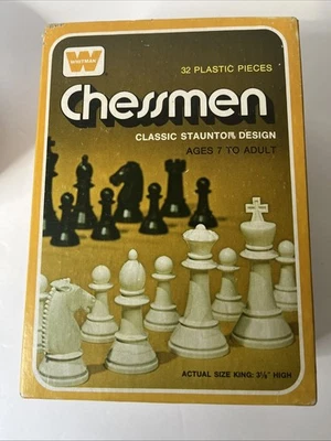 Juego de piezas de ajedrez de plástico Whitman 1974 tamaño completo de 3 1/8" Foto 1 de 4