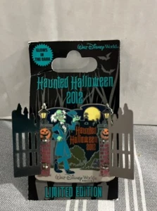 WALT DISNEY WORLD HAUNTED HALLOWEEN 2012 EZRA PIN - GLOWS IN THE DARK - LE 1200 - Picture 1 of 3
