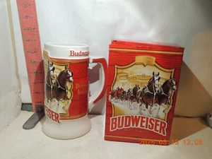 Budweiser Edición Limitada Clydesdales Holiday Stein 2024 Totalmente NUEVO en Caja - Imagen 1 de 3