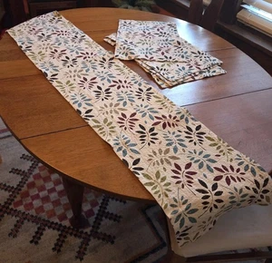 Thanksgiving Fall Leaf Table Runner And Placemats Set Of 4 - Picture 1 of 8