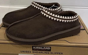 Zapatilla Kirkland Signature Unisex Piel de Oveja Genuina Marrón Talla M10-W11 - Imagen 1 de 6