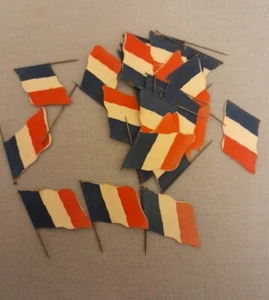 Original World War One French Flag Day Relief Fund Paper Contributor Badge - Picture 1 of 1