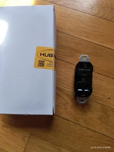 10 HUBBELL HBL5362BLK DUPLEX RECEPTACLE BLACK Straight Blade 20A 125V NEMA 5-20R - Picture 1 of 6