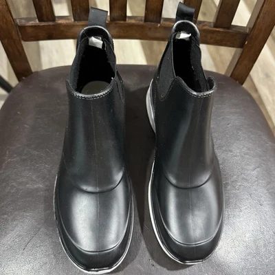Botas de goma al tobillo Capelli para lluvia para mujer talla 8 negras matemáticas blancas en muy buena condición Foto 1 de 4