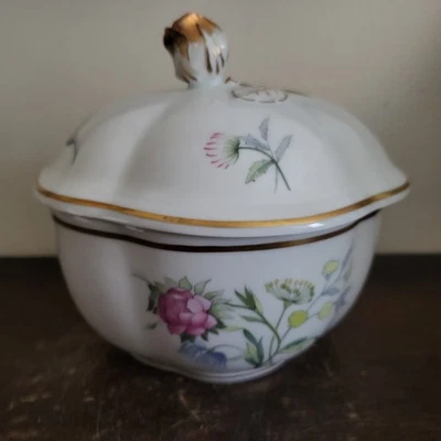  Richard Ginori Italy Primavera Porcelain Trinket Box / Sugar Pot - Image 1 of 4