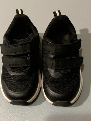 Zapatos sin cordones negros para niños pequeños talla 6 Foto 1 de 4