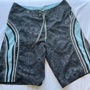 Kirra Herren schwarz blau und grau Badeshorts mit Tasche Taille 36" - Bild 1 von 11