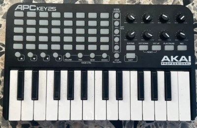 AKAI APC Key 25 MKI - CONTROLLER MIDI USB PER ABLETON LIVE CON 40 PAD LED - Immagine 1 di 4