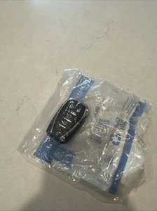 New GM 13529662 Key Fob Transmitter 2016-2020 Camaro Malibu 16-19 Cruze - Picture 1 of 5