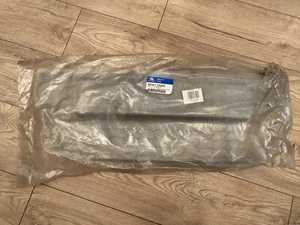 GENUINE HYUNDAI I30 GRILLE-FRONT BUMPER 865612R000 - Picture 1 of 1