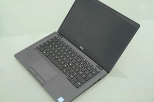Dell 5300 Latitude Laptop i5 1.9GHz 8365U 16Gb 256Gb SSD NVMe Windows 10 Office - Picture 1 of 5