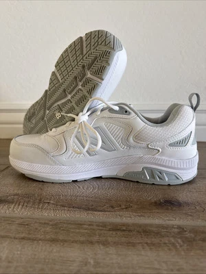 Tênis esportivo e de treinamento New Balance feminino 857v3 branco 12 4E - Imagem 1 de 4