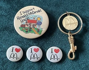 Vintage McDONALD’S Pinback Button Schlüsselanhänger Set 5 Stück: Ronald McDonald Haus - Bild 1 von 8