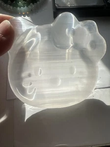 Selenite Hello Kitty Lovely Crystal Carving Charging Plate Gemstone Gift 99x96mm - Picture 1 of 12