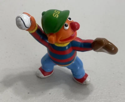 Brinquedo de aplausos SESAME STREET Ernie beisebol vintage colecionável - Imagem 1 de 4