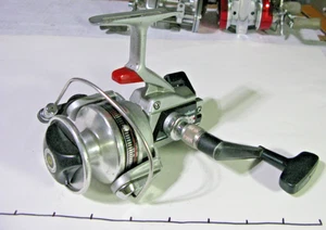 Carrete giratorio Daiwa 1600C, L/R, 225yds/10lb, pies Drag, Anti-Rev, Japón - En muy buen estado - Imagen 1 de 9