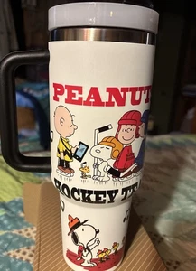 40 ounce Stanley peanut hockey team friends - Picture 1 of 11