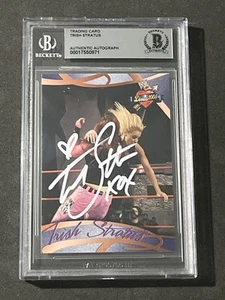 TRISH STRATUS 2004 FLEER WWE DIVINE DIVAS SIGNED AUTOGRAPHED CARD BAS AUTHENTIC - Picture 1 of 2