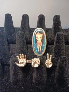 QUIRKY LOT! 2 Finger 3 Hand + Wonder Woman Rings - Picture 1 of 5