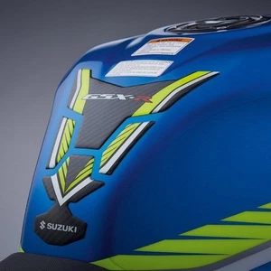 Pieza Original Suzuki - Almohadilla Tanque, Carbono/Amarillo (GSX-R1000/R 17-21) - 990D0-17KA1 - Imagen 1 de 1