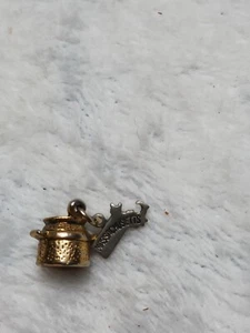 Ancien récipient à épingles à breloques Massachusetts - Photo 1/5