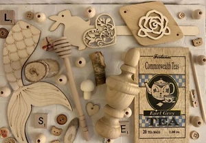Vintage Now legno finale coda di sirena bottone spazzatura cassetto tecnica mista arte lotto fornitura - Foto 1 di 6