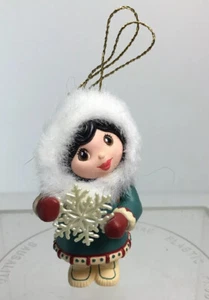 Keepsake Hallmark Bringing Her Gift Girl Winter 2000 Christmas Ornament EUC - Picture 1 of 12