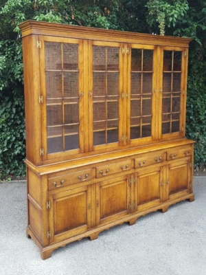 TUDOR OAK 4 DOOR LIBRARY BOOKCASE - Image 1 of 4