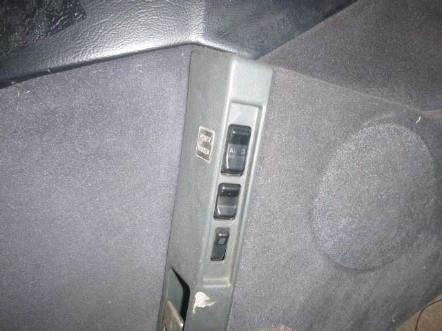 Interruptor puerta delantera XT CPE 1986 1634161 Foto 1 de 4