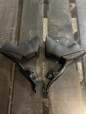 SRAM Force D1 AXS Electronic, Hydraulic, Road Bike Shifters, Pre-Owned - Image 1 of 4