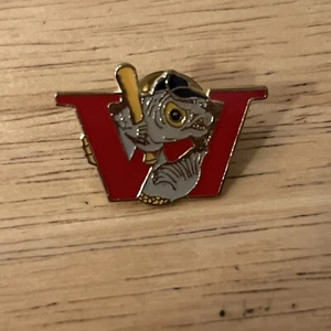 Winnipeg Goldeyes Angry Fish W Logo Pin Minor League Baseball Northern League - Foto 1 di 1