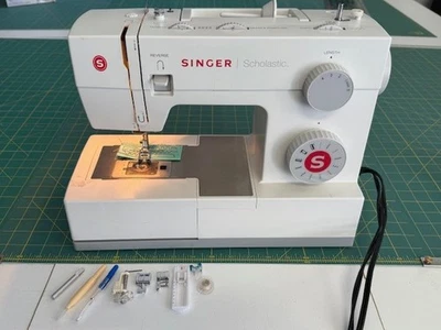 Singer 5511 Scholastic Heavy Duty Nähmaschine gebraucht - Bild 1 von 4