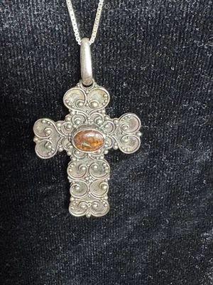 Cruz de plata 925 de naranja con piedras preciosas de ópalo y cadena de plata de ley Foto 1 de 4