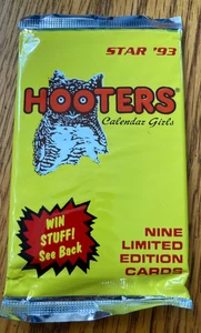 Star Hooters 1993 calendario niñas paquete sin abrir - 9 tarjetas por paquete - Imagen 1 de 2