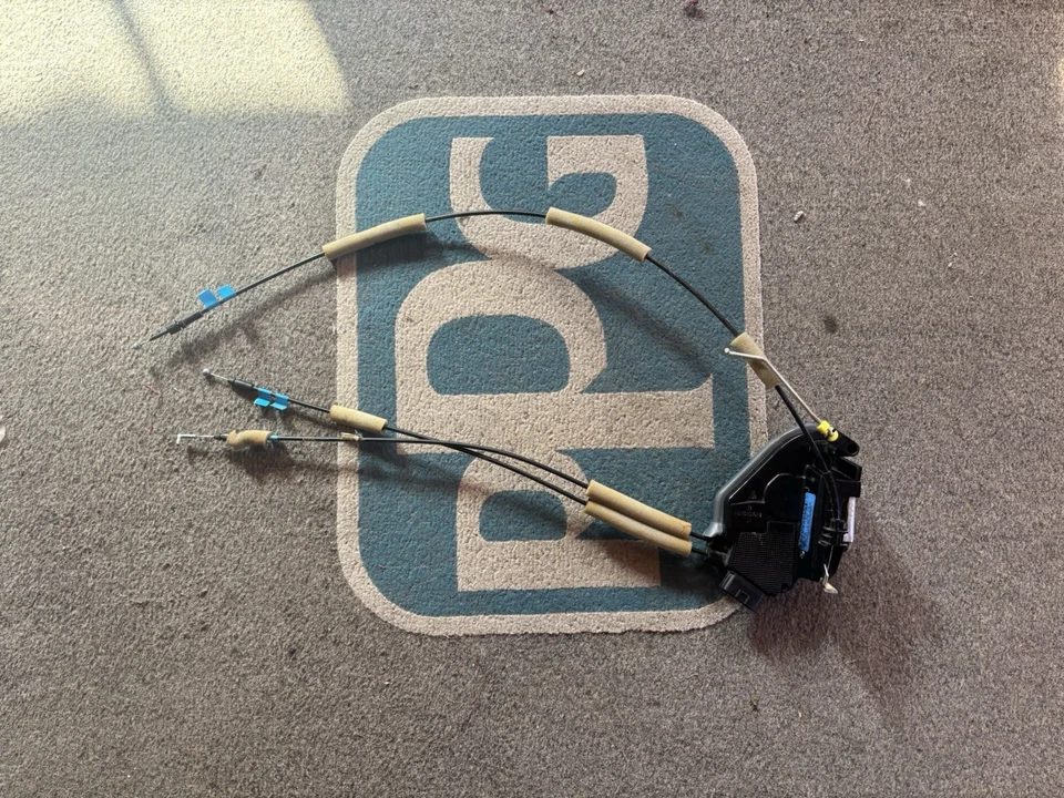 OEM 2022-2025 Nissan Versa Front Driver Door Lock Latch Actuator 80501-5EE2A - Image 1 of 4