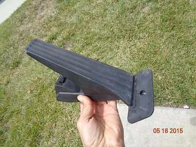 BMW F01 F02 750Li 750i F10 550i F06 E70 X6 X 650i X3 X4 aceleración pedal acelerador Foto 1 de 4