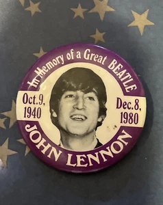 The Beatles John Lennon Memorial Pinback Tributo Botón 1940-1980 - Imagen 1 de 4