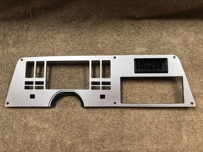 Cadillac Cimarron, 1985 - 1988, bisel velocímetro tablero digital, #1628654 Foto 1 de 4