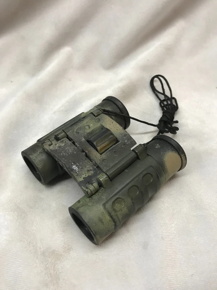 8x21 camoflage binoculars compact folding - Image 1 of 4
