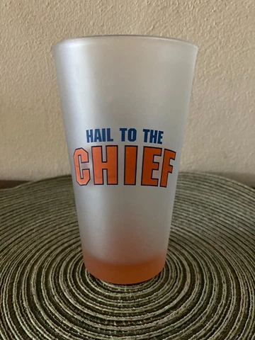 New Fighting Illini Illinois Hail To The Chief Illiniwek Frosted Glass 20oz Cover
