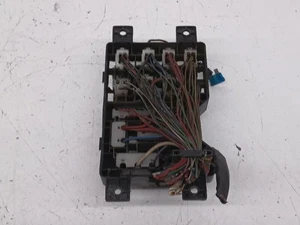 fuse box 220520 for MITSUBISHI GALLOPER (HYUNDAI) 2.5 TD (3-PTAS.) 1998 - Picture 1 of 2