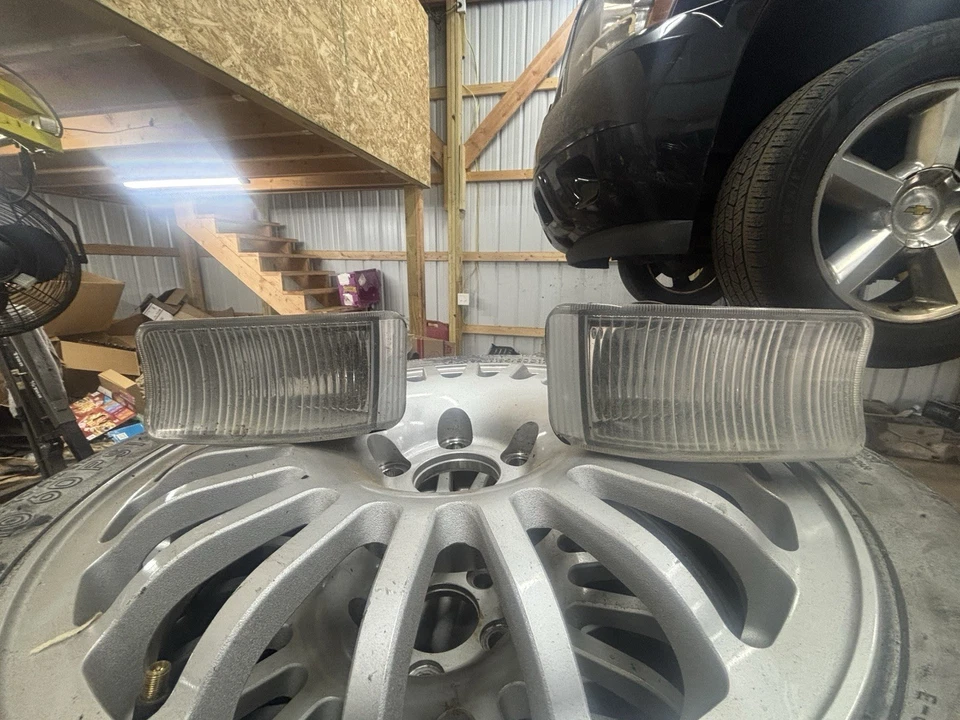 Conjunto de faróis de neblina 1991-93 Dodge Stealth R/T ver fotos - Imagem 1 de 1