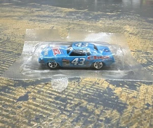 Richard Petty Hot Wheels '70 Plymouth Barracuda #43 Chex Party Mix Car 1/64 - Picture 1 of 3