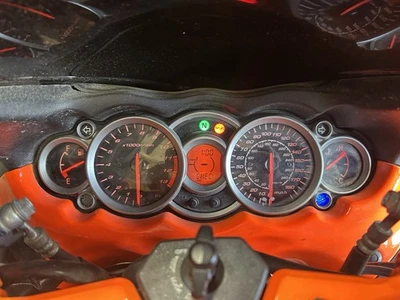 Suzuki Hayabusa GSX1300R 2008 cuadro de instrumentos tacómetro 43.738 millas Foto 1 de 4