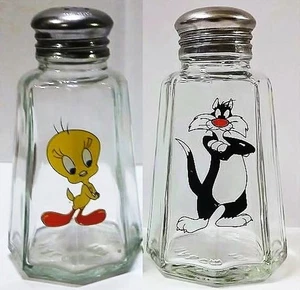 A Nice Set of 2 Tweety Bird & Sylvester Salt & Pepper Shakers - Bild 1 von 1